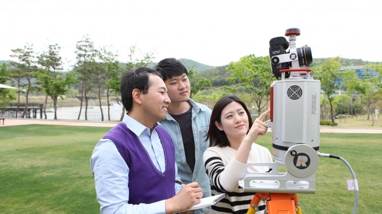 UNIST, Geared towards Finding Solutions to Combat Climate Change