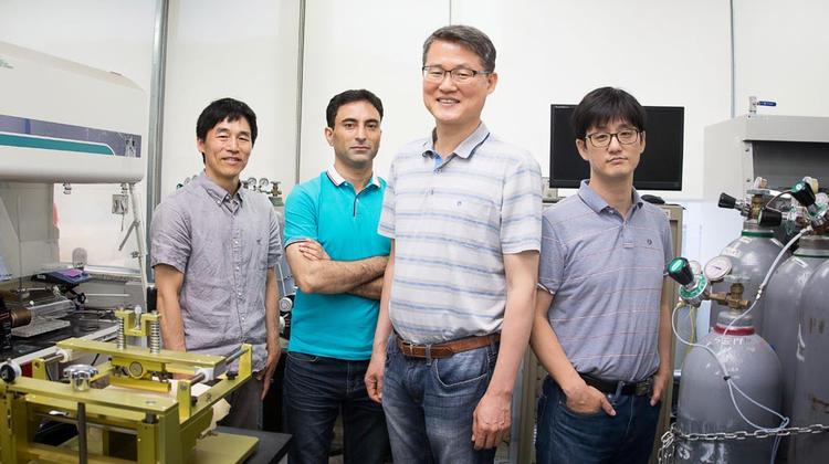 전기 통하는 고분자, 2차원 ‘면’으로 제작 성공